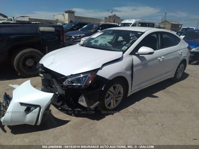 5NPD84LF8KH406373 - 2019 HYUNDAI ELANTRA SEL/VALUE/LIMITED WHITE photo 2