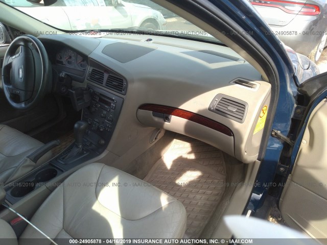 YV1SW58D311129397 - 2001 VOLVO V70 2.4T BLUE photo 5