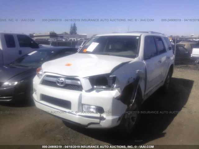 JTEBU5JR4C5080784 - 2012 TOYOTA 4RUNNER SR5/LIMITED/TRAIL WHITE photo 2