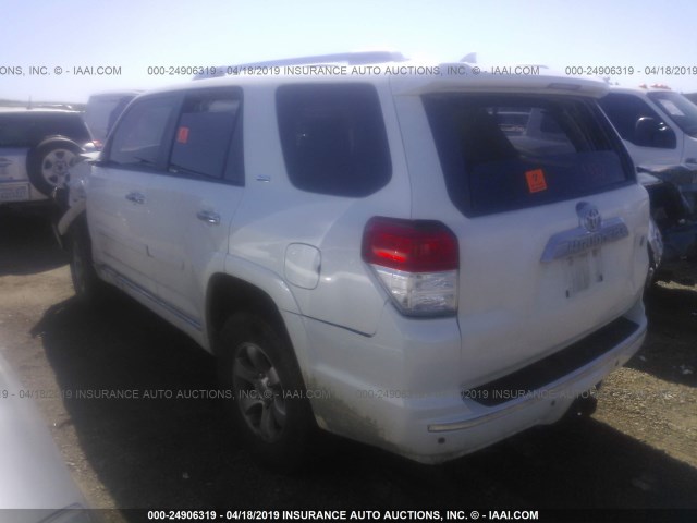 JTEBU5JR4C5080784 - 2012 TOYOTA 4RUNNER SR5/LIMITED/TRAIL WHITE photo 3