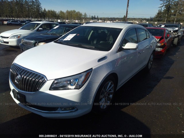 1G4GB5G3XFF295177 - 2015 BUICK LACROSSE WHITE photo 2