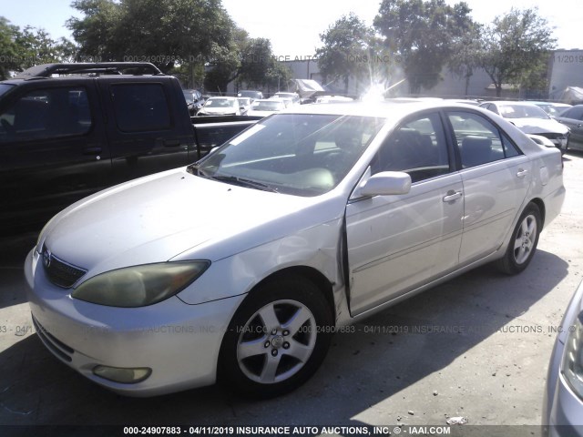 4T1BF32K23U562322 - 2003 TOYOTA CAMRY LE/XLE/SE SILVER photo 2