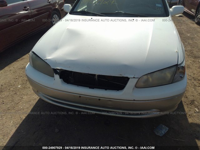JT2BG22K510561450 - 2001 TOYOTA CAMRY CE/LE/XLE 白色 照片 6