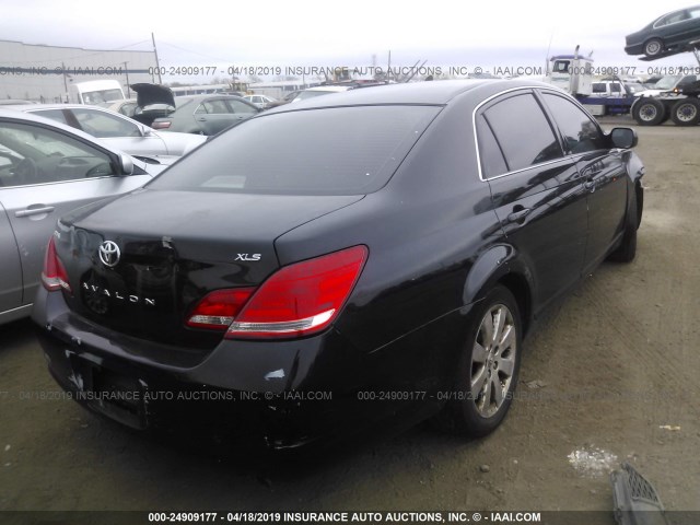 4T1BK36B67U194545 - 2007 TOYOTA AVALON XL/XLS/TOURING/LIMITED BLACK photo 4