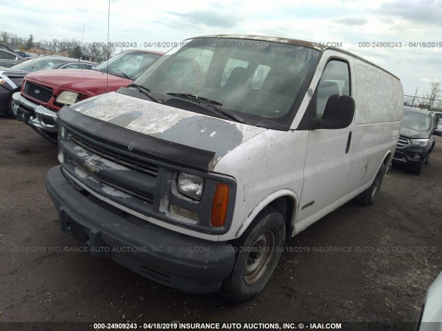 1GCEG15M9X1038964 - 1999 CHEVROLET EXPRESS G1500  WHITE photo 2