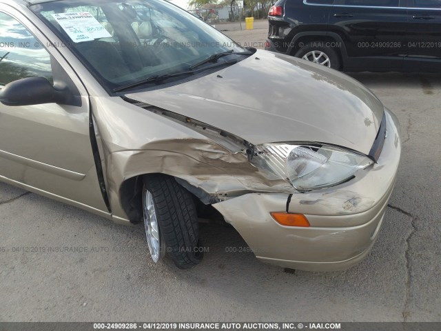 1FAHP36322W177480 - 2002 FORD FOCUS SE/SE COMFORT/ZTW/SE SPRT GOLD photo 6