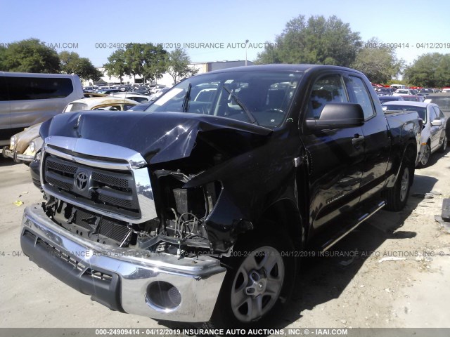 5TFRY5F13DX146290 - 2013 TOYOTA TUNDRA DOUBLE CAB SR5 BLACK photo 2