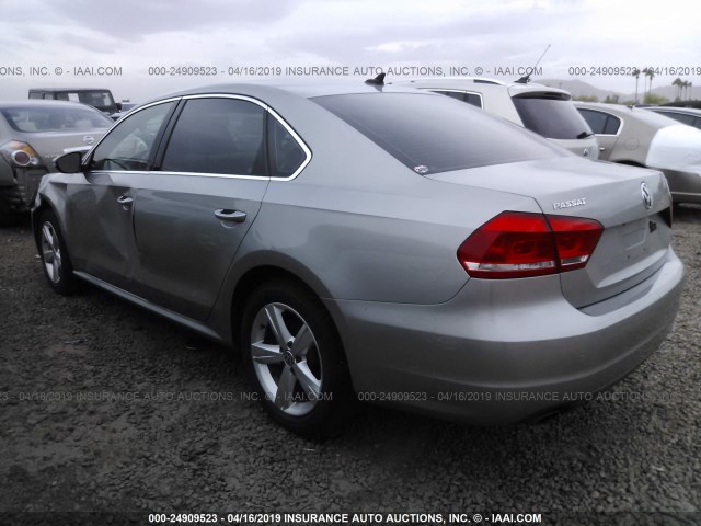 1VWBP7A30CC085847 - 2012 VOLKSWAGEN PASSAT SE GRAY photo 3