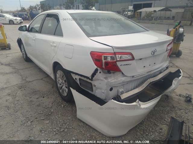 4T4BF1FK5ER369038 - 2014 TOYOTA CAMRY L/SE/LE/XLE 白色 照片 3