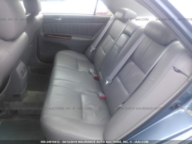 JTDBE32K330154460 - 2003 TOYOTA CAMRY LE/XLE Blau Foto 8