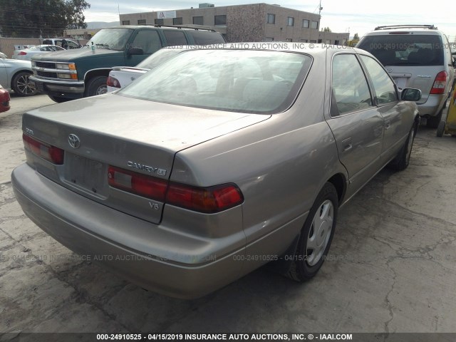 JT2BF22K8W0098925 - 1998 TOYOTA CAMRY CE/LE/XLE 金色 照片 4
