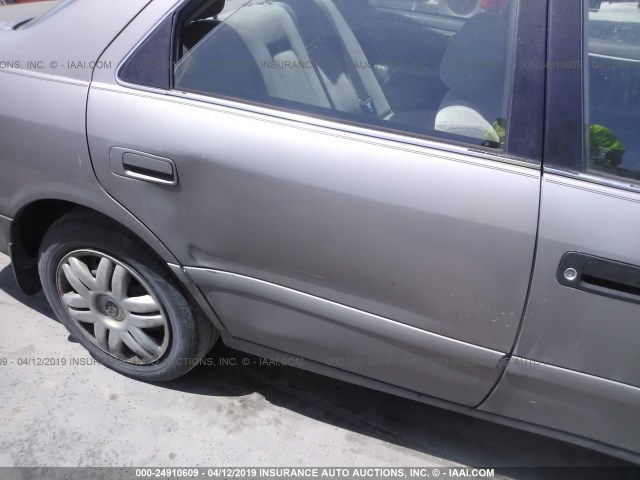 4T1BG22K5YU007136 - 2000 TOYOTA CAMRY CE/LE/XLE 棕色 照片 6