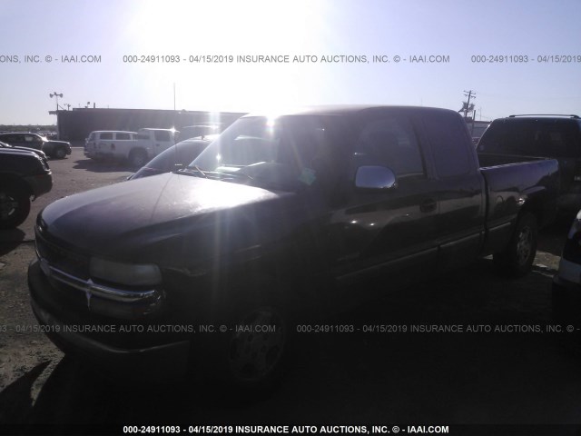 2GCEC19T411121295 - 2001 CHEVROLET SILVERADO C1500 MAROON photo 2