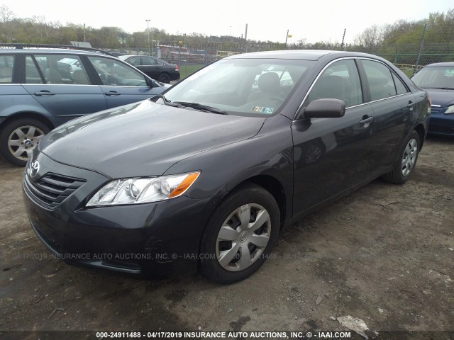 4T1BE46K47U190331 - 2007 TOYOTA CAMRY NEW GENERAT CE/LE/XLE/SE GRAY photo 2