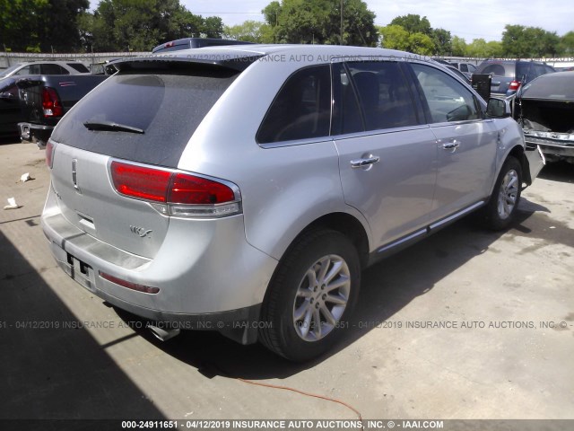 2LMDJ6JK2BBJ01754 - 2011 LINCOLN MKX SILVER photo 4