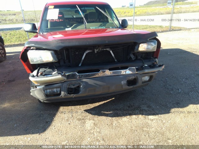 2GCEC19V951292776 - 2005 CHEVROLET SILVERADO C1500 RED photo 6