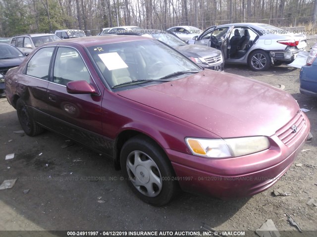 JT2BF22K7W0090976 - 1998 TOYOTA CAMRY CE/LE/XLE MAROON photo 1