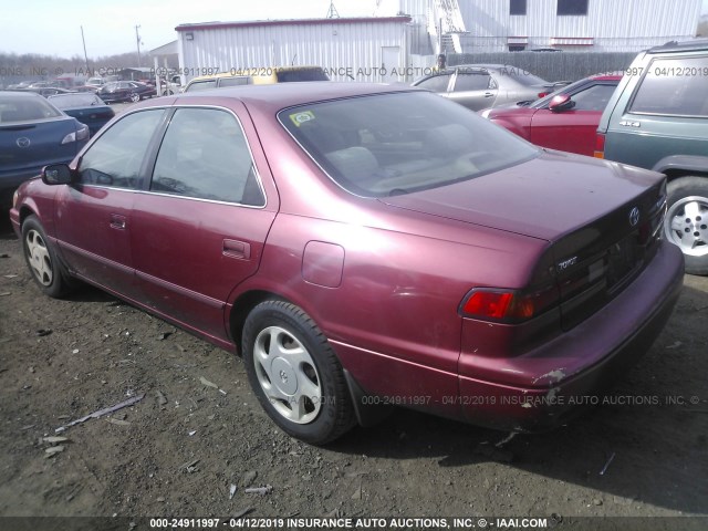 JT2BF22K7W0090976 - 1998 TOYOTA CAMRY CE/LE/XLE MAROON photo 3