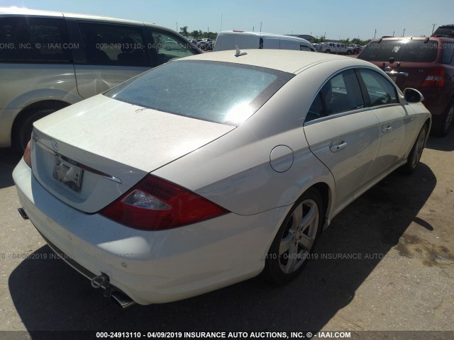 WDDDJ72X08A116764 - 2008 MERCEDES-BENZ CLS 550 WHITE photo 4