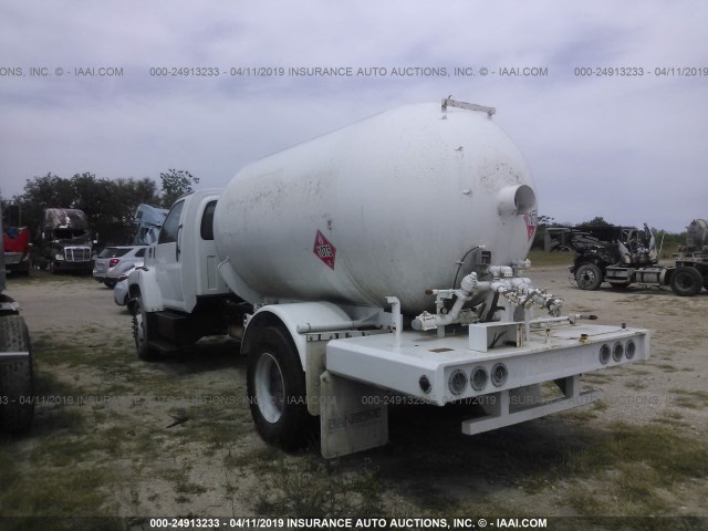 1GDM7C1G88F417140 - 2008 GMC C7500 C7C042 WHITE photo 3