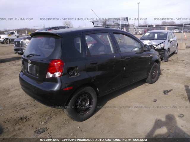 KL1TD66698B049155 - 2008 CHEVROLET AVEO LS BLACK photo 4