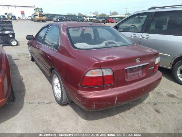 1HGCD5639VA032514 - 1997 HONDA ACCORD LX/EX MAROON photo 3