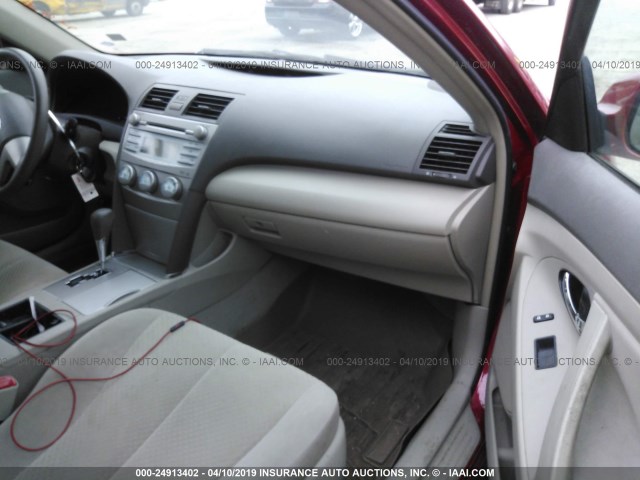 4T4BE46K79R050783 - 2009 TOYOTA CAMRY SE/LE/XLE RED photo 5