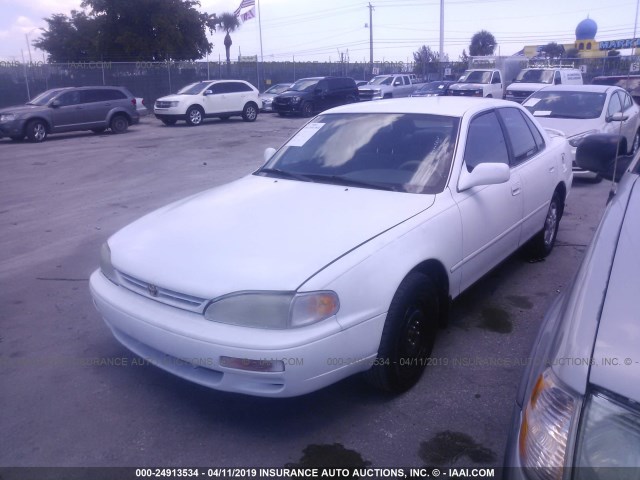 4T1BG12K1TU916395 - 1996 TOYOTA CAMRY DX/LE/XLE WHITE photo 2