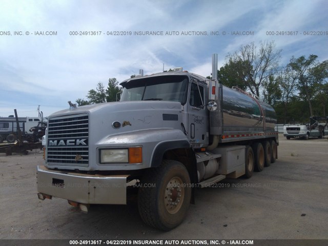 1M2AD62C0YW009238 - 2000 MACK CL713 CL700 Unknown photo 2