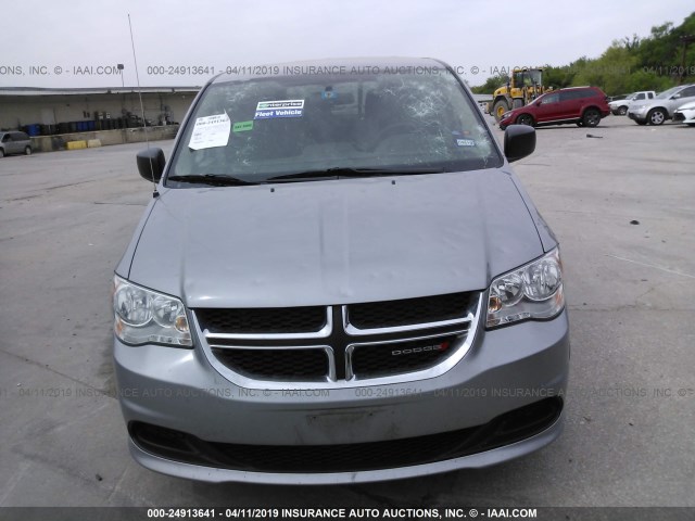 2C4RDGBG1HR595389 - 2017 DODGE GRAND CARAVAN SE SILVER photo 6