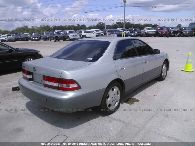 JT8BF28G3Y0278566 - 2000 LEXUS ES 300 SILVER photo 4