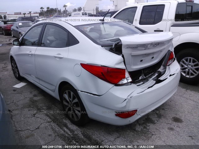 KMHCT4AE3HU373930 - 2017 HYUNDAI ACCENT SE WHITE photo 3