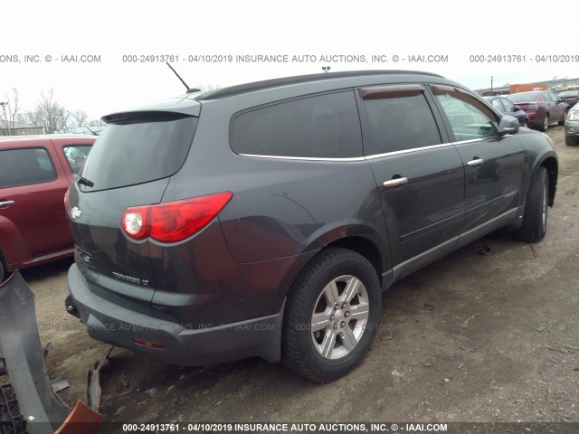 1GNEV23D49S168363 - 2009 CHEVROLET TRAVERSE LT GRAY photo 4