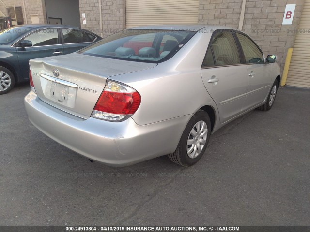 4T1BE32K95U510286 - 2005 TOYOTA CAMRY LE/XLE/SE SILVER photo 4