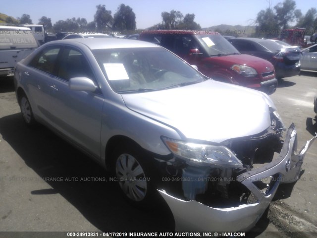 4T4BF3EK2BR169615 - 2011 TOYOTA CAMRY SE/LE/XLE SILVER photo 1