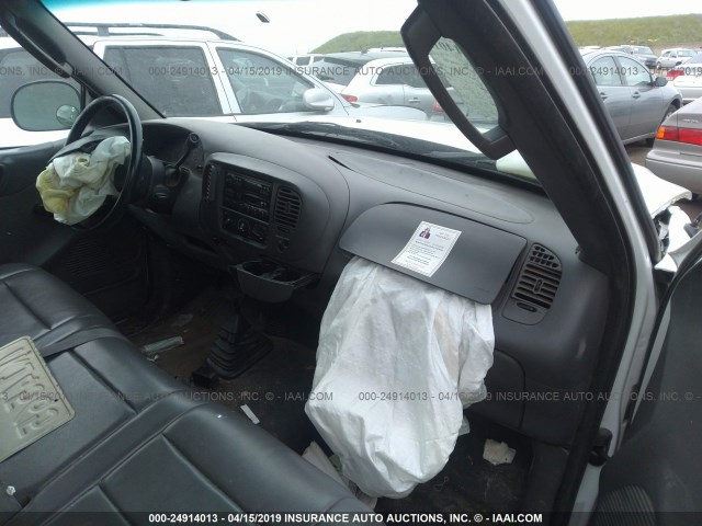 2FTRF18W34CA49423 - 2004 FORD F-150 HERITAGE CLASSIC WHITE photo 5