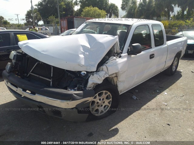 1GCEC19X26Z109583 - 2006 CHEVROLET SILVERADO C1500 WHITE photo 2