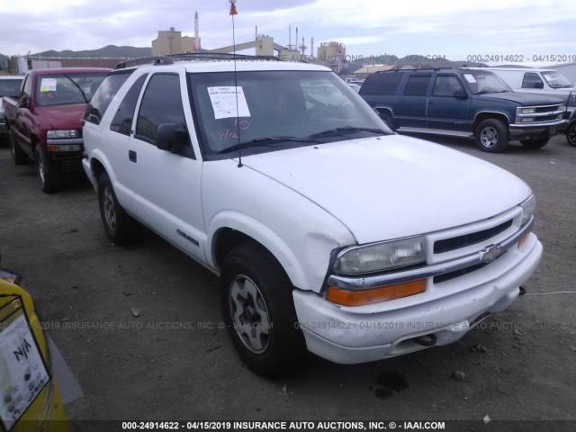 1GNCT18W31K147445 - 2001 CHEVROLET BLAZER WHITE photo 1