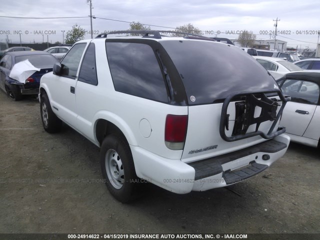 1GNCT18W31K147445 - 2001 CHEVROLET BLAZER WHITE photo 3