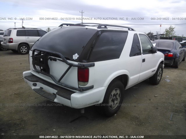 1GNCT18W31K147445 - 2001 CHEVROLET BLAZER WHITE photo 4