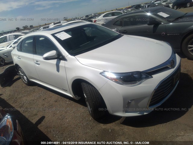 4T1BD1EB4JU064660 - 2018 TOYOTA AVALON HYBRID/PLUS/XLE PREM/LTD WHITE photo 1