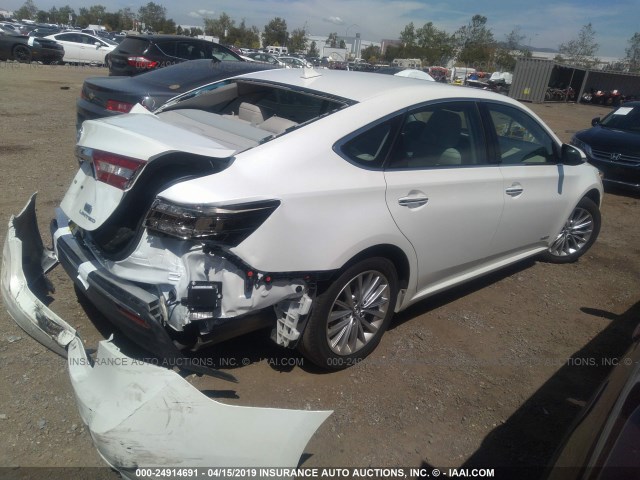 4T1BD1EB4JU064660 - 2018 TOYOTA AVALON HYBRID/PLUS/XLE PREM/LTD WHITE photo 4