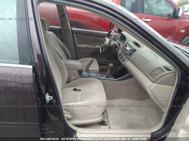 JTDBE32K630173360 - 2003 TOYOTA CAMRY LE/XLE Қоңыр фото 5