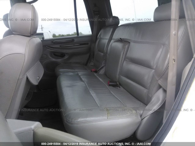 5LMEU27R82LJ01839 - 2002 LINCOLN NAVIGATOR 白色 照片 8