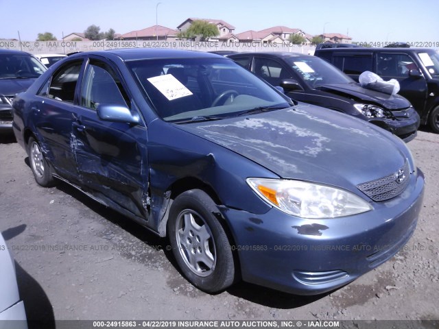 4T1BE32K32U510747 - 2002 TOYOTA CAMRY LE/XLE/SE BLUE photo 1