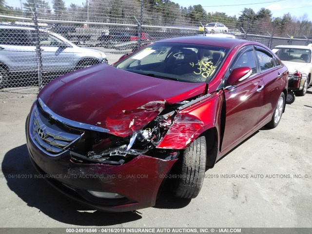 5NPEC4AC8BH305524 - 2011 HYUNDAI SONATA SE/LIMITED RED photo 2