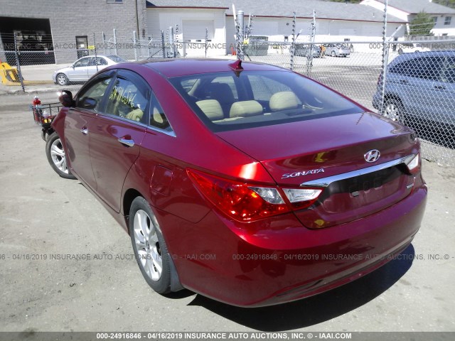 5NPEC4AC8BH305524 - 2011 HYUNDAI SONATA SE/LIMITED RED photo 3