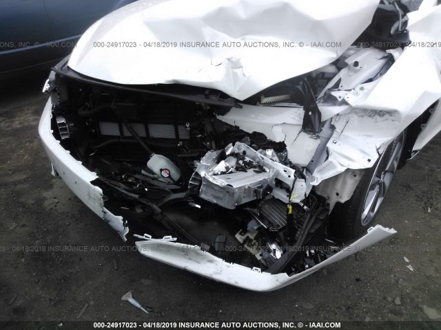 JHMZC5F1XJC019505 - 2018 HONDA CLARITY WHITE photo 6