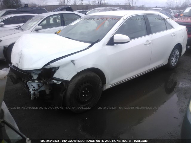 4T1BF1FK1CU514843 - 2012 TOYOTA CAMRY SE/LE/XLE WHITE photo 2