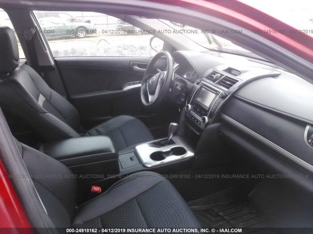 4T1BF1FK8DU663073 - 2013 TOYOTA CAMRY L/SE/LE/XLE 红色 照片 5